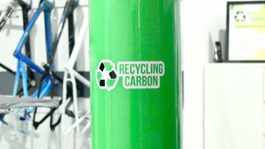 Recycling Carbon installe la première borne de Collecte
